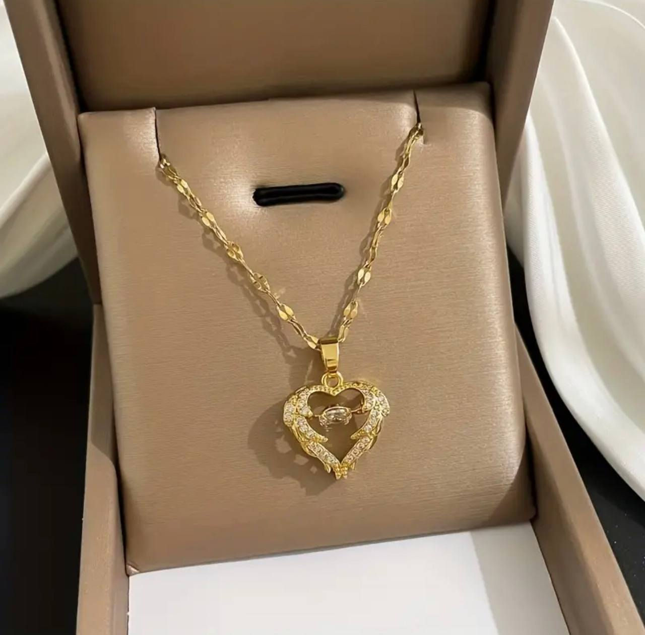 جديد وحصري ❤️‍🔥❤️‍🔥 
الجمال لجمال 🥰
لصاحبات الذوق الرفيع 
وفرنا لكم اكسسوار احلا ما يكون 💯
قلادة قلب ذهبي  ❤️
قلاده نازكه تحسيهة ذهب💯

✅ سل ستيل تركي اصلي درجة اولى 💯
✅ نازكة وحديثة
 ✅ طلاء ثابت


**إذا كنت صاحب هذا الإعلان وتريد حذفه لأي سبب، رجاءا أرسل رسالة إلى الدعم الفني**