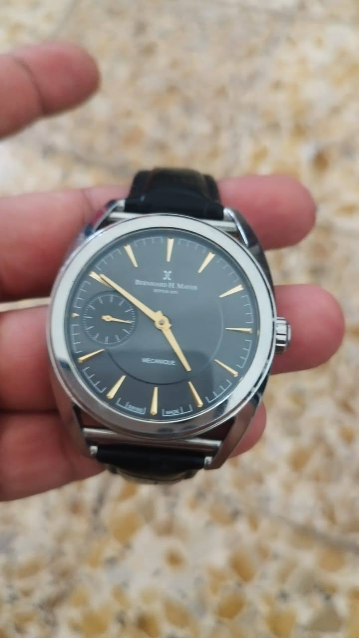 لهل لمحلات او لمزادات للبيع ساعات تقريباً15 قطعه  اج ماير كاسر لمواج  لبرتقاليه بيهن 3 قطع  وسيمير بيهن اوتوماتيك  وبيهن كوارتز بيهن جديد  و مستخدم وبيهن متكررات  شرط لا مصلح ولا ابدل اي شي كولهن بلادي تفاصيل اكثر خاص يوجد توصيل لجميع المحافظات


**إذا كنت صاحب هذا الإعلان وتريد حذفه لأي سبب، رجاءا أرسل رسالة إلى الدعم الفني**