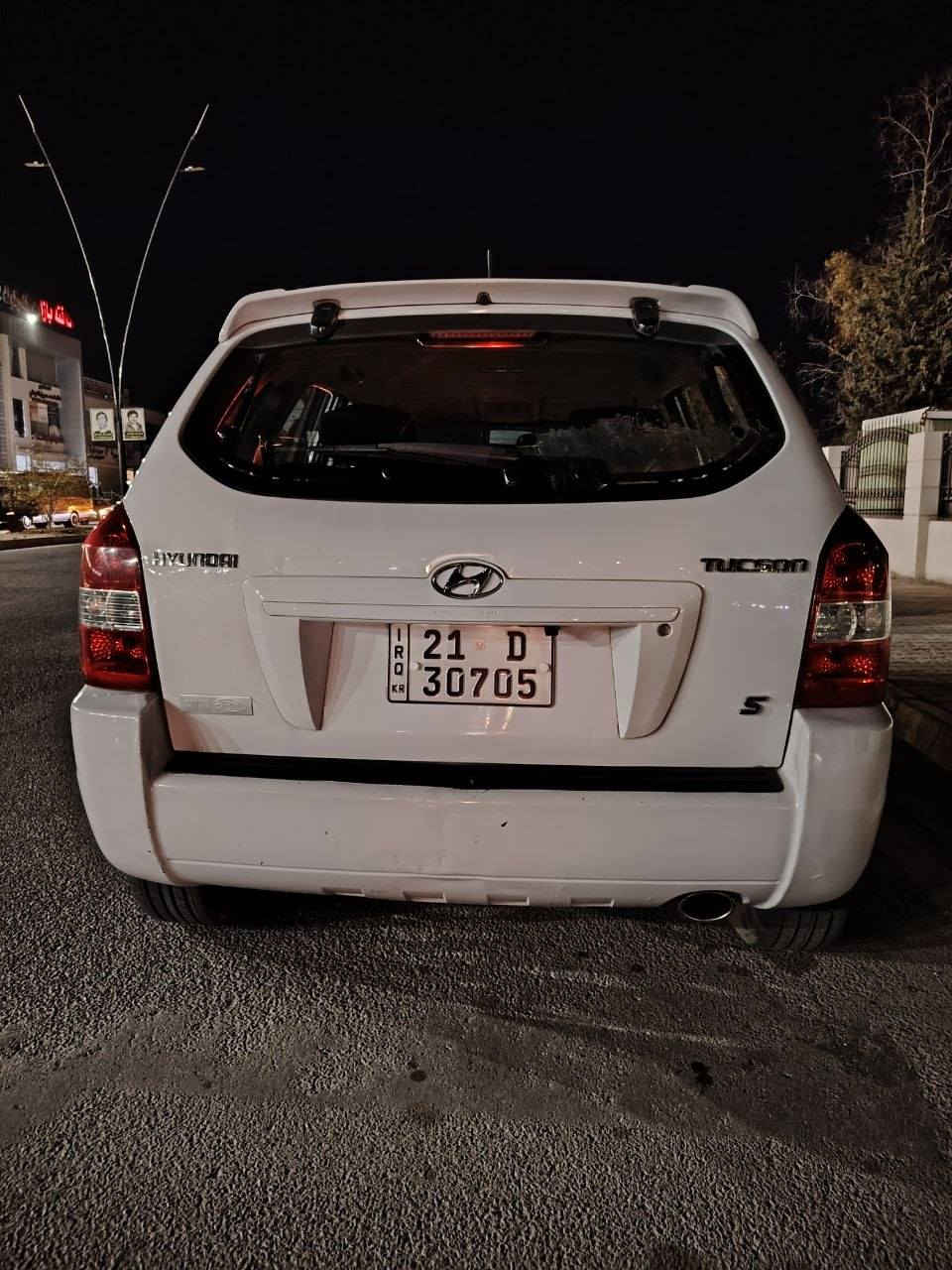 هيونداي توسان
موديل2010
رقم سليمانيه جديد ينتهي ب(2030)👍
دفتر بانزين بيها👍
محرك وكير مكفول💯
تبريد ثلج ❄️
تايرات جديدة💯
داخليه فول نظافه💯
محرك 2000👍
بيها بس قطعتين بدون دواخل👍
ترهم مراوس حسب القناعه
         (السياره مال بيت)
للأستفسار/*********** كركوك, العراق

