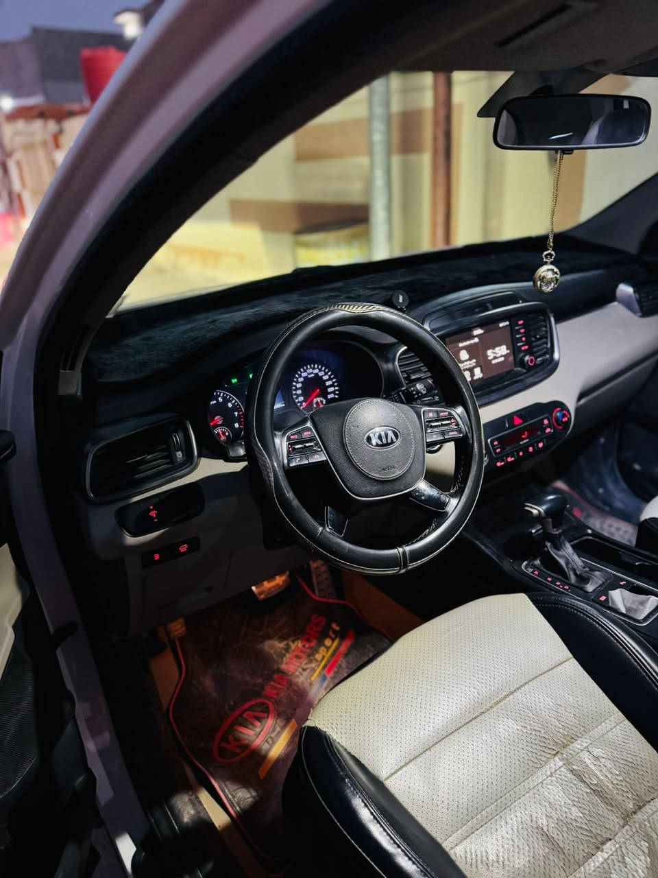 السلام عليكم
سورينتو 2020 خليجـي فـول مواصفـات عدا الفتحه
- بصمة ، جلد ، شاشـة كبيرة ، دبل شباك , مري شفط,7راكب ,حساسات امامي ,خلفي
6 سلندر ،گيـر 8 نمر  تخم تايـر جديد،
 الرقم الدولـي الجديد ، السنوية مجددة لسنه 2030 ( بأسمـي ) بابل قضاء القاسم 
- السيارة مكفولة كفالة عامة
السعــر ( $265) وبيهـا مجـال بسيط 
لـلأستفسار ***********
