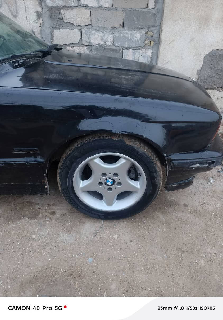 السلام عليكم بي ام525
ابيع على وضعها (نقص گاردن) 
رقمها كركوك ورقي سنويه اصليه المالك من كركوك عندي عنوانه كامل 
محرك وكير خير من الله صدرها 70٪
كهربائيات كلها شغاله 
سعرها 10وراق قفل 
مكانها كربلاء ***********
ملاحظه (السياره متروكه صارلها شهرين)
