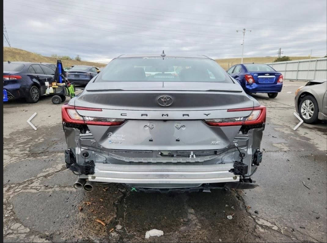 تویوتا کامری هایبرید ٢٠٢٦ SE 
Toyota Camry Hybrid SE 2026 
للبیع بدون تصلیح 
رقم شاصی   
4T1DAACK9TU271858
***********
وتسئاب موجود
