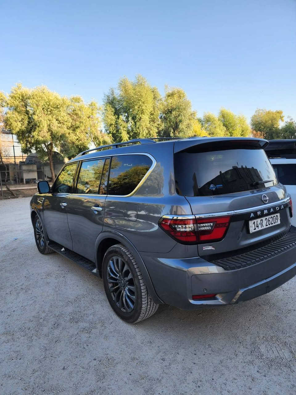 باترول ارمادا سيف العرب
وارد امريكي 2022 بلاتنيوم  فول مواصفات 

مكينة 8 سلندر 
فتحة 
تدفة تبريد كشنات
شاشات خلفية 
كامرات عدد 5 
رادار امامي مانع تصادم 
مثيت سرعة الذكي 
حساسات امامية خلفية 
رادارات خلفية مانعة تصادم 
نقاط عمياء
انظمة قيادة  ثلجة وسحب
مرايا معتمه ليلا 
كشنات كهرباء امامية وخلفية 
سيارة بيها صبغ جاملغ السايق مو تبديل صبغ  
مكان السيارة بغداد الكاظمية 
 رقم صاحب سيارة ***********
