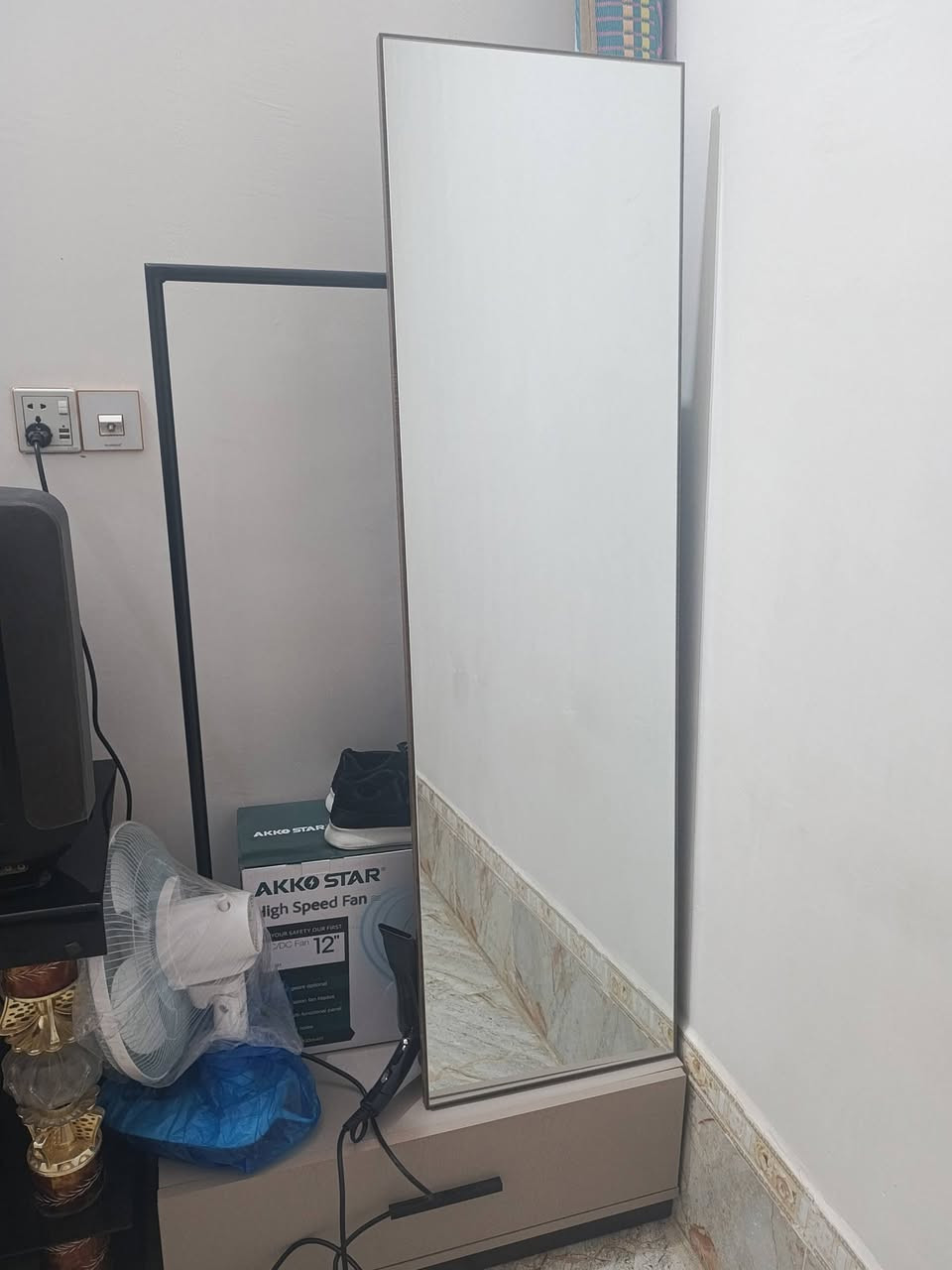 غرفه نوم تركي نظيفة لبيع السعر 2مليون وبيه مجال ***********
