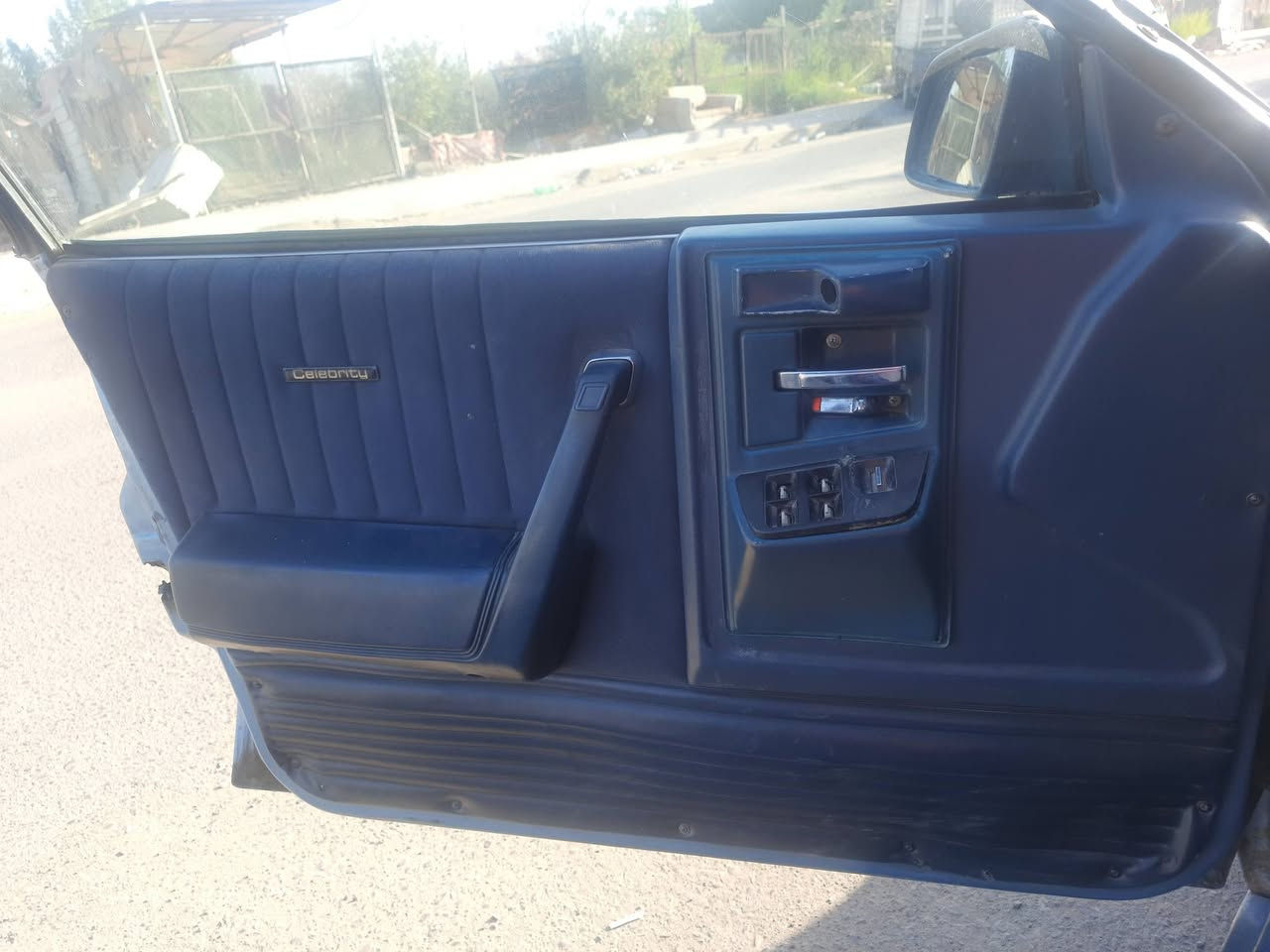 سلام عليكم رمضان كريم
سلبرتي للبيع موديل 89
مكينة بيها تبخير كير جديد مبدل اربع نمر شغال
تبريد شغال صدر امامي خلفي مبدل جديد 4 دبلات جدد سنوية ل31 هزة جديد جامة امامي جديد لاستيك ابواب جديد دوشمة جديد
كهربائيتها كلها شغاله داخلها نظيفة
سيارة جاهزة بس المكينة تبخر مو هواي
رايدها 42 وبيها مجال للشراي مكاني بغداد
***********
