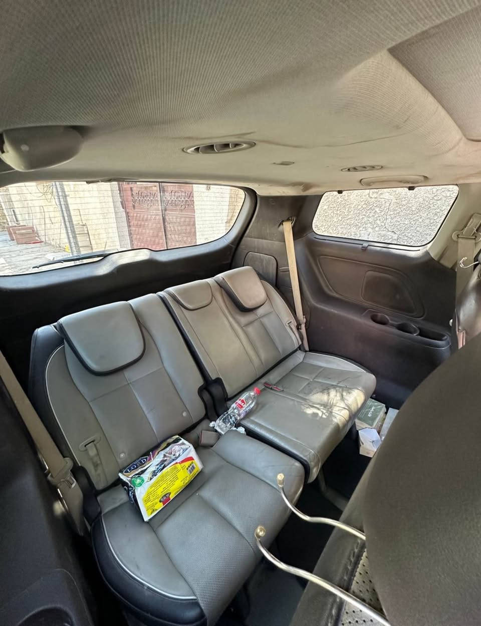 السلام عليكم 
اخوان للبيع او المراوس حسب القناعه 
كيا سيدونا 2016 محدث 2020 
رقم بغداد خصوصي ، فول مواصفات تحكمات ستيرن ،فتحة سقف، كشنات جلد vip
 لون اسود . تبريد 3 قطع 
صدرها نص عمر بيها حادث مثل ما موضح بالصور والسونار جديد بيها بعض الملاحظات والشخوط..
مبدل مكينة جديد ما صار شهر بيها ضمان سنة 
بأسمنا تحويل ثاني يوم
مكان، بغداد / جميله
السعر / 155 وبيها مجال بسيط .
للأتصال / *********** بغداد, العراق
