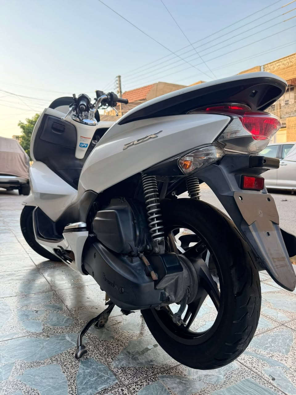 السلام عليكم دراجة pcx جيل اول ياباني للبيع 
دراجة نضيفة ومكينتهة ناعمة ممفتوح برغي بالمكينة 
مكاني بغداد حي اور 
رقمي ***********
السعر 12.5
