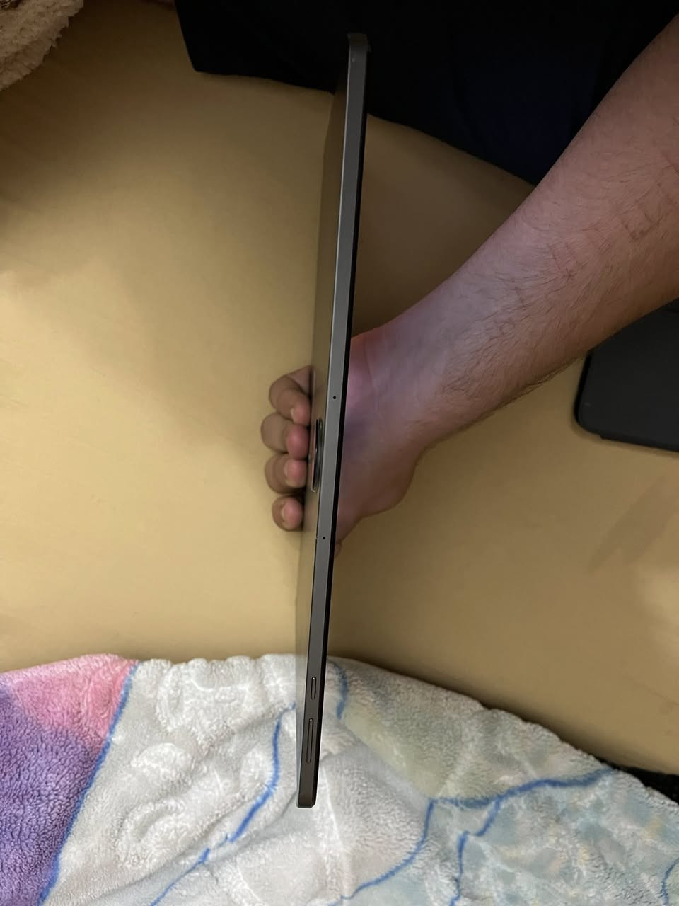 ايباد هونر باد 9حجم الشاجة 12 انج التلفون نضيف ذاكرة 256 السعر 350الف العنوان بغداد السيدية 
***********
