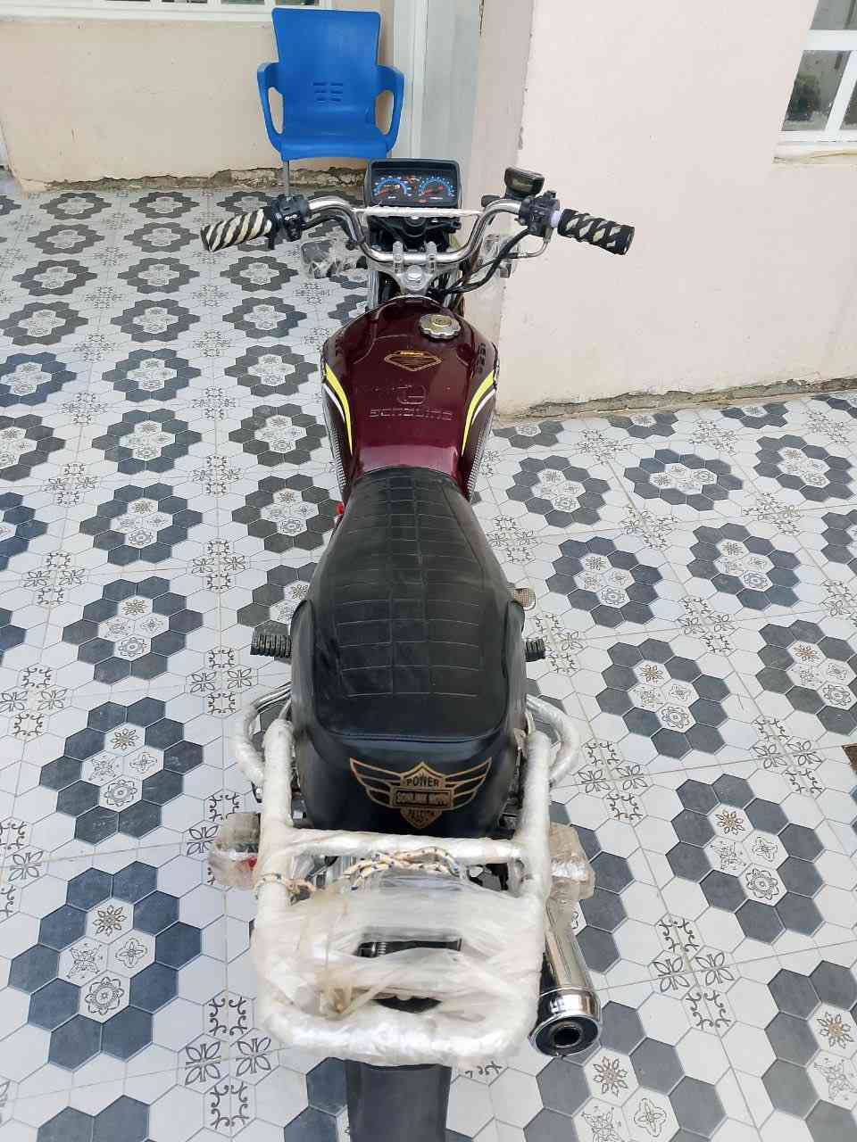 سلام عليكم 
دراجه 2023نضيفه ومكينه خير من الله ما مفتوحه بيه ورقه وحده 
السعر /550وببه مجال 
الرقم ***********ديالى بعقوبه كاطون الرحمه
