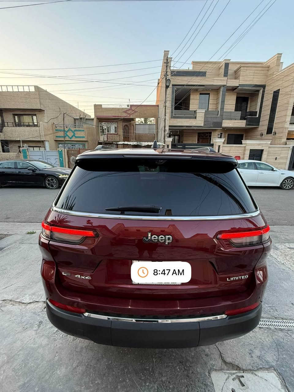 السلام وعليكم 
للبيع2022 Jeep Grand Cherokee L Limited
جيب ليمتد بلاص يعني فول ١ على ١
رقم بغداد الجديد
بأسمي تحويل ثاني يوم
لون كرزي 
ماشية 65000 

المواصفات:-
بصمة تشغيل 
بصمة ابواب وصندوق
تشغيل عن بعد 
بانراما 
كشنات Vib منفصل 
كشنات تدفئة تبريد 
تبريد منفصل ثلاث قطع
شاشة جبيرة
كير ماوس 
درايف مود 
انظمة قيادة
وتحكم بالقيادة
صندوق كهرباء
كشنات جلد لون بيجي 
كشنات كهرباء
كشن خزن ميموري
سستم صوت ALBINE
نقط عمياء
رادار امامي
رادار جوانب
تحديد مسار 
وقوف ذاتي
حساسات امامي خلفي 
مراية وسطية كامرة
٥كامرات ٣٦٠
هند بريك دكمة
تحكم استيرن
هيتر استيرن
شفتات استيرن
 منافذ تايب سي
لايتات زينون 
لدات امامي
بكلايت لد 
سبير منازل
جام اوتو
ويل كب كروم 

السيارة بيهة صبغ بنيد وجاملغ
وبيهة ثلاث قطع كلير امريكا بدون 
السيارة جاهزة بدون اي نقص   
اي استفسارت تعال خاص او اتصل
***********
عنوان بغداد
حي الخضراء بغداد, العراق
