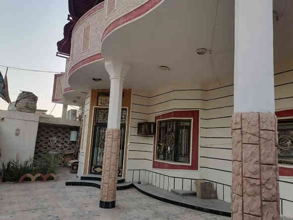 مكتب عقارات الاكرم 
ابو احمد المياحي
‼️بيت للبيع 🏡
📐مساحة الارض 400 م واجهة 20 ونزال 20 والبناء 📐مساحة 224 
طابو زراعي ملك صرف 23
📍العنوان شط العرب نزلة نهر ابو الزوري گاع بيت صجم  وكافة الخدمات متوفرة
بناء البيت 2019 بناء طابوق درجة اولى طابق واحد 
🔴 التفاصيل 3 غرف وهول عدد 2 واستقبال ومطبخ وصحيات  داخلية وخارجية 
مع حديقة وگراج واجهة المنزل نقش حجري
الاتصال على الأرقام
***********
***********
***********

الكل
