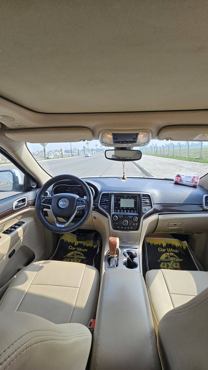 جيب لاريدو2018 فول مواصفات  
فتحة جنطه كهرباء 
كشنات جلد كشنات تدفئه/ تبريد /شفتات بالستيرن 
تشغيل عن بعد / بصمة
فور ويل
شاشه كبيره 
وبعد هواي مواصفات ..
مكينة كير  بالشرط 
سياره جديده ونضيفة
رقم اربيل الدولي سنوية جديدة بأسمي 
السعر290$ وبي مجال 
 رقم الهاتف : ***********
مكان السيارة كركوك
