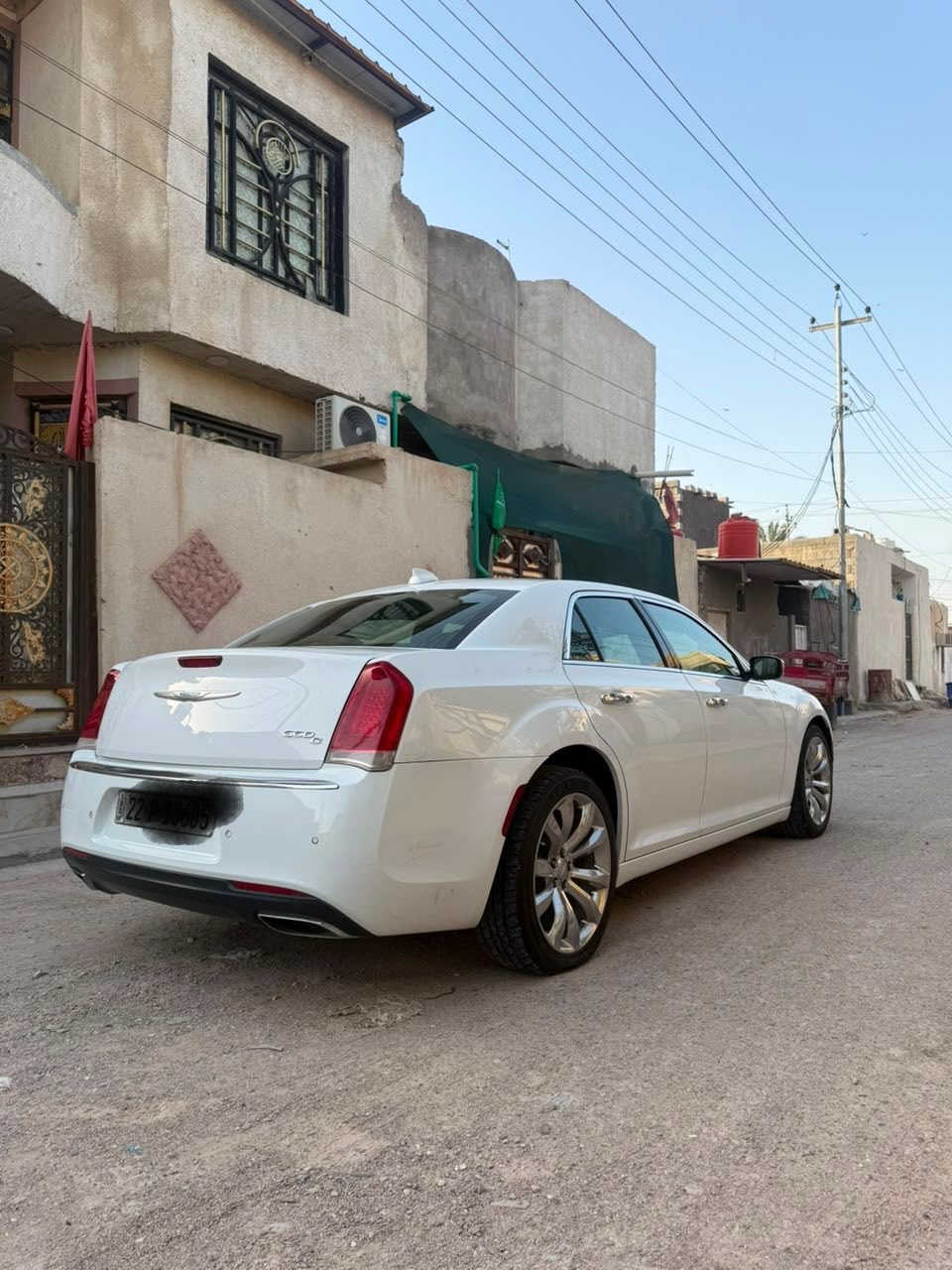السلام عليكم للبيع اوباما مديل 17اصل
كلين بدون اي ضربه هنا بالعراق اندحجت ونصبغ الجالمغ موضح بالصوره والباقي كله كفاله 
سياره سي
محرك 3600
ماشيه 82
مواصفات 
فتحه بنراما فتحتين 
شاشه كاربلي 
كامره خلفيه 
حساسات خلفي امامي
مري قلاب 
اشاير بالمري
رادار جانبي 
كشنات تبريد تدفئه
كلاصات حار بارد
خزن ميموري 
ويل 20
وباقي المواصفات المعروفه 
رقم اربيل سنويه ال28 
رجائن مارد ع فيس  
مكاني بصره 
رقم التلفون ***********
