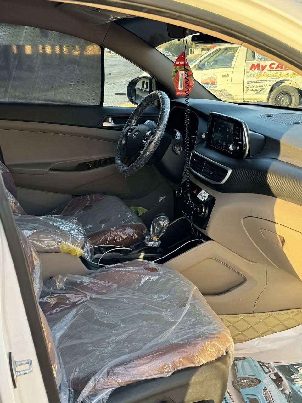 ‏‎السلام وعليكم توسان موديل 2020 كوري اصلي سايد بريك رجل شركه الكاصد مكفول عدا تكحيل خلف باب الصدر غيرها كفالة عامة  فول سياره عدا بنراما شاحن وايرلس لايت 5 عدسات ودوار وي ستيرن حساس امامي خلفي كشنات جلد وكهرباء 2 شاشه كار بلي اصليه وهواي مواصفات بعد بيها السيارة باسمي مكان السياره الكوت مركز المدينه السعر 220  وبيها مجال وللعلم ماشيه 77 سياره حقيقي شرط الفحص  السياره ترهم مراوس عادي حسب القناعه


**إذا كنت صاحب هذا الإعلان وتريد حذفه لأي سبب، رجاءا أرسل رسالة إلى الدعم الفني**