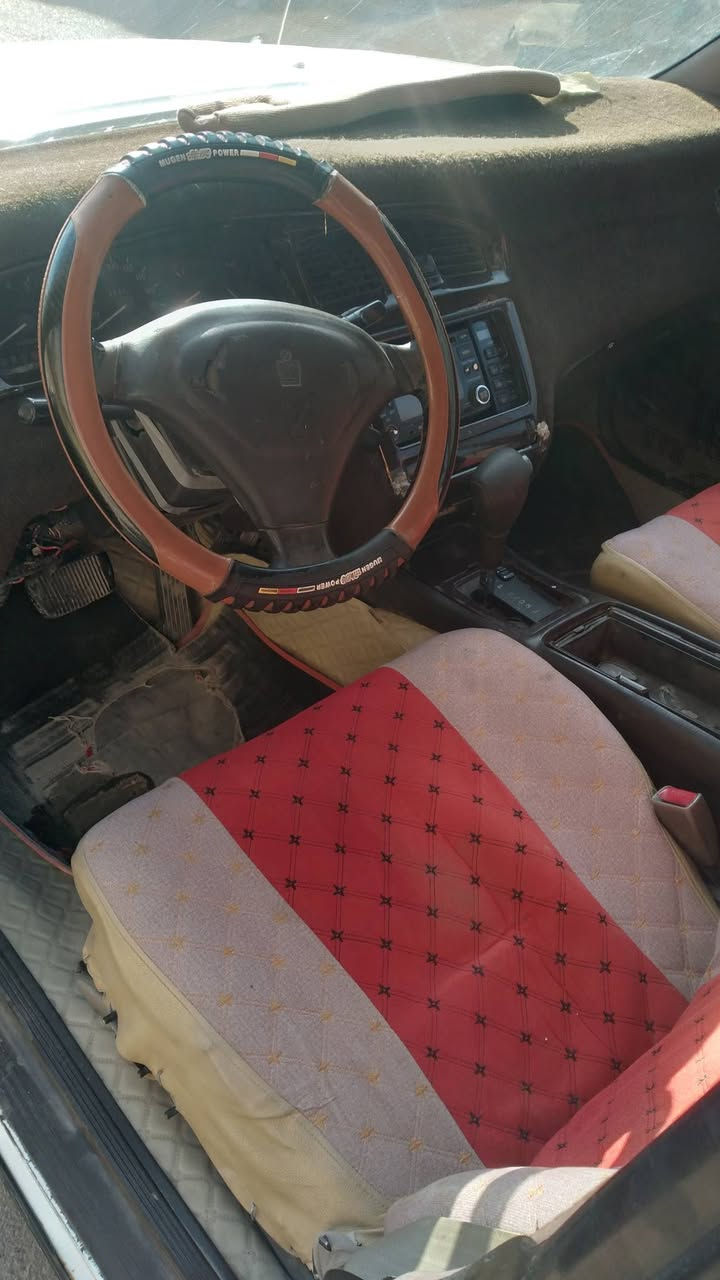 سلام عليكم البيع او مراوس بطه متصل موديل ٩٢سياره مكفولة كص وضربه علمن سياره جاهزه مكينه وكير وحماده تخم تاير وتبريد السعر ٥٠ وبي مجال رقم انبار راعيه بالقادسيه ***********
