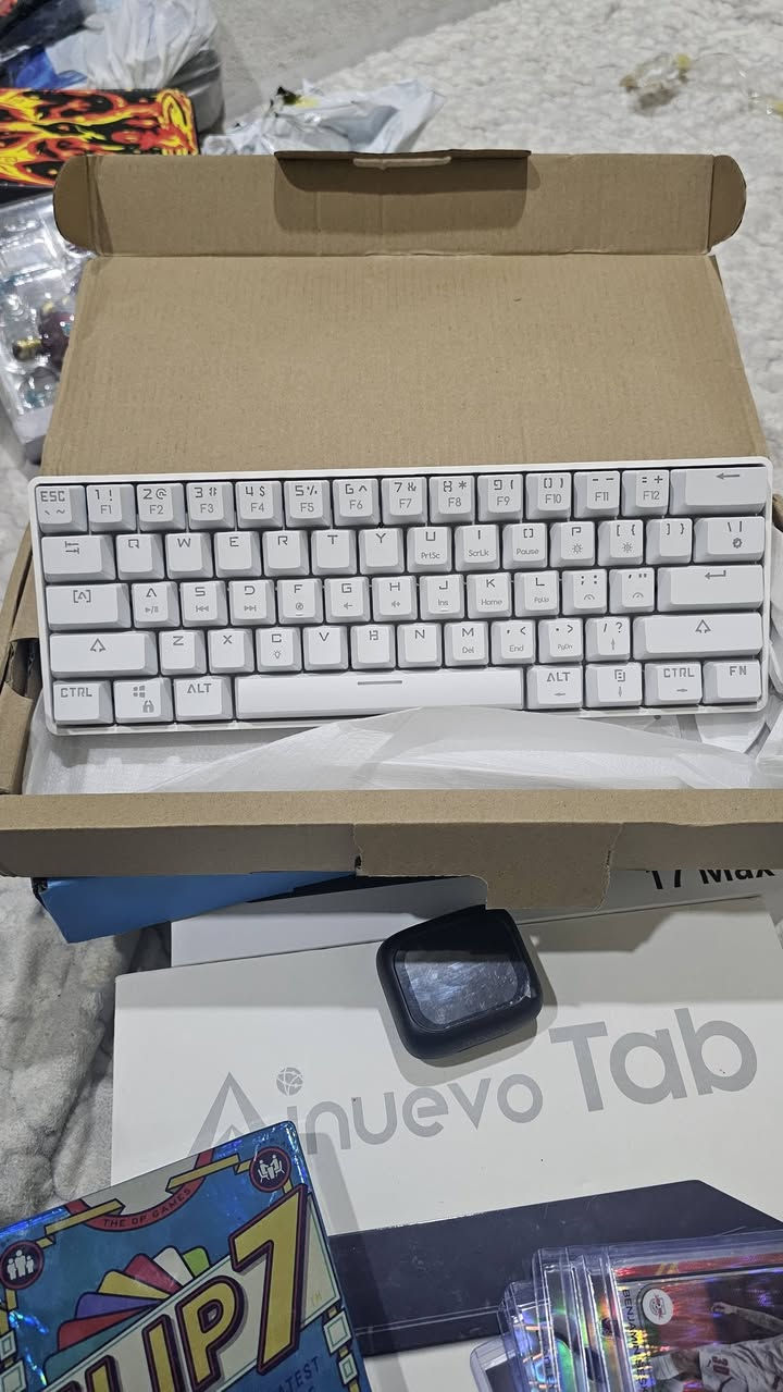 متوفر كيبورد  قطعتين بهذا الشكل RGB  جديد غير مستخدم سعر القطعتين ٣٥


**إذا كنت صاحب هذا الإعلان وتريد حذفه لأي سبب، رجاءا أرسل رسالة إلى الدعم الفني**