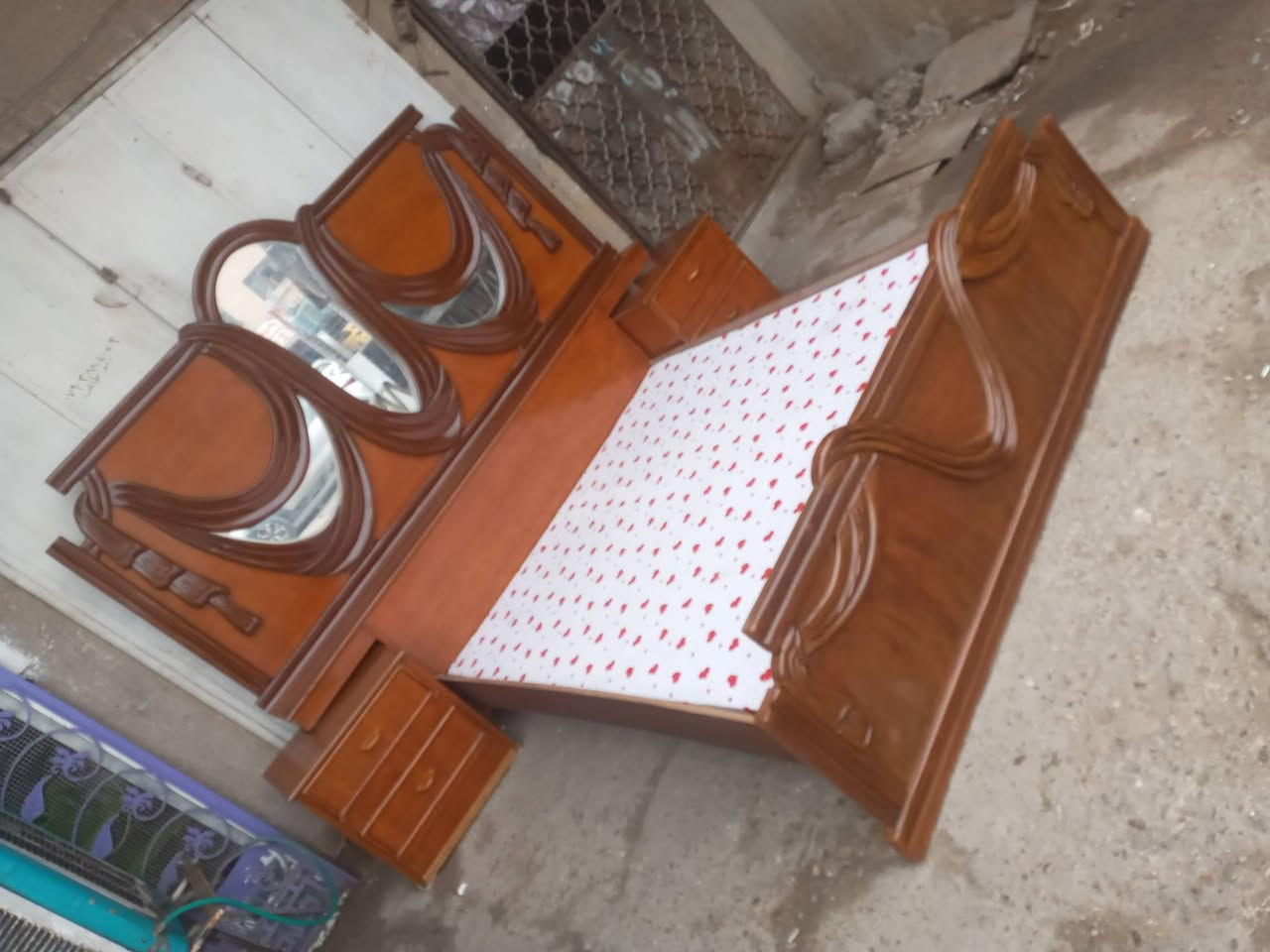 جربايه نفرين صاج تزكام مستعمل عرض متر و60سم طول مترين السعر 160 وبيها مجال العنوان بغداد حي الإعلام الشباب نهاية شارع سوق اميمه  صيدلية نور الشباب قرب النادي التجاري  موبايل عراقنا وتساب بي 
*********** 
***********

يوجد توصيل غير مجاني داخل بغداد فقط
