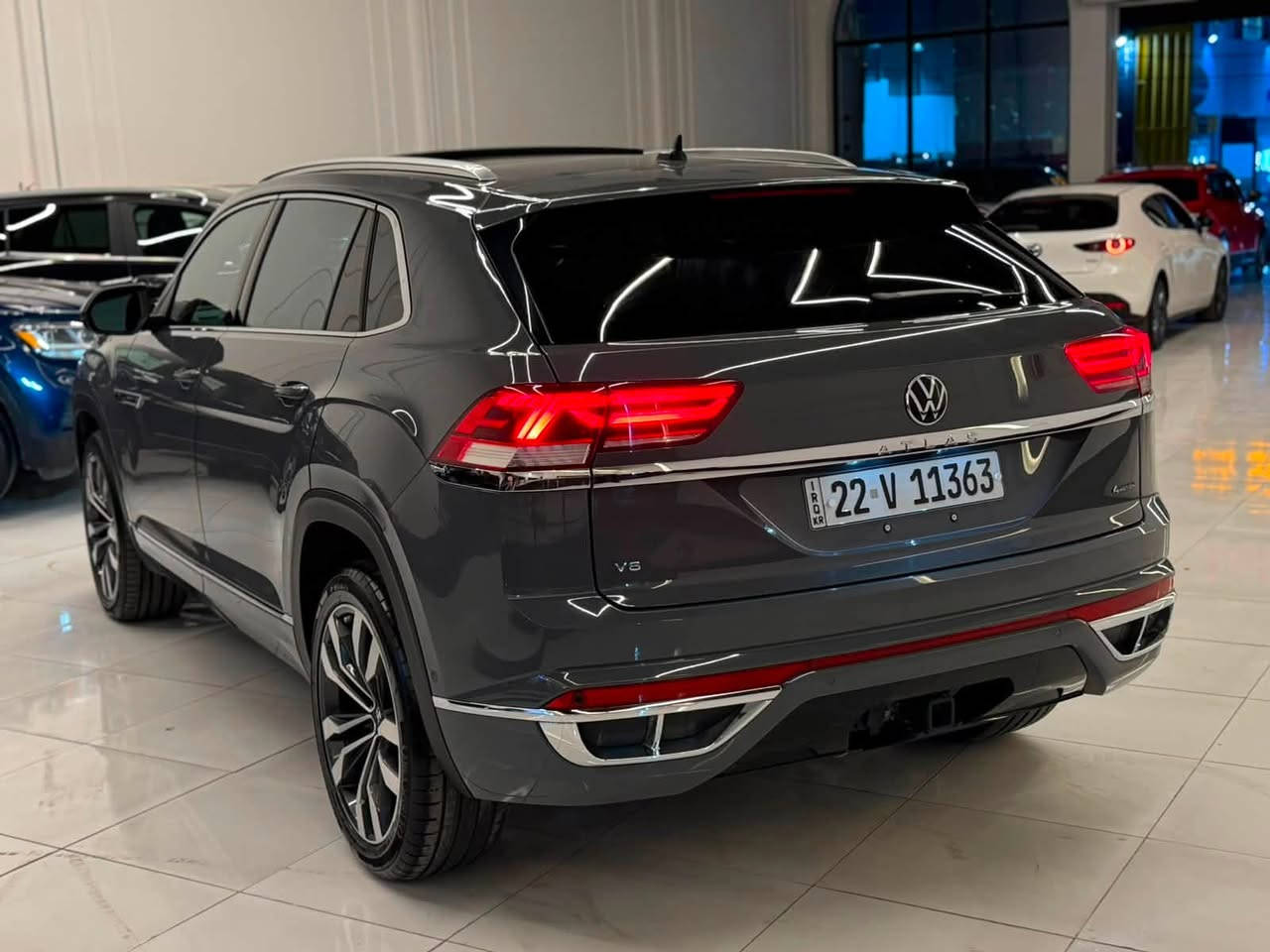 اللون : .اطلس كروس سبورت سمنتي ٢٠٢٣ كلين تايتل
‏  V6 Se R-Line.4Motic 
المواصفات فول فول/1/1/أعلى فئة 
عداد المسافة : 67ميل
حجم المحرك : 3.6( 6 سلندر )
السعر : 310$ بى مجال
المواصفات
دة بل اكسل : AWD  بردات ابواب
داخل احمر بيلادي فتحه سقف بانورما
ابواب بصمة بصمة تشغيل تشغيل عن بعد : REMOTE START
مرايا شفط كهربائي+إنارة 
سستم سماعات : FENDER شحن وايرليس
اوتو هولد : AUTO HOLD
اوتو ستارت : AUTO STARD
صندوق شفط كهربائي
 شاشة دشبول 
اوتو هولد
اوتو ستارت
اوتو بارك : AUTO PARK
اوتو ستوب : AUTO STOP
نظام : GPS
نظام : ECO
نظام : NORMAL
نظام : SPORT
نظام : SNOW
نظام
‏OFFROAD
نظام OFFR.CUSTOM
كشنات : خمس مقعد
كشنات جلد
كشنات جلد تدفئة+تبريد +خزن+ميموري
كاميرة " 360
كاميره امامي
كاميره خلفي
هاند بريك بصمة
رادار 360
رادار امامي ( تحديد مسار )
رادار جانبي ( نقاط عمياء )
رادار خلفي ( التحذير من الاصطدام )
حساسات 360
1.حساسات امامي
2.حساسات جانبي
3.احساسات خلفي
تحكم اسيرين استيرن تدفئة تبريد المس تبريد مركزي
لايتات LED زينون متحرك بيلادي بكلايتات LED بيلادي
ويل ابيض حجم 20
السياره كلين تايتل مكفول دعامية للدعامية

 مكان السيارة اربيل معرض شورش منطقة معارض
 *********** كورك مع وتساب
