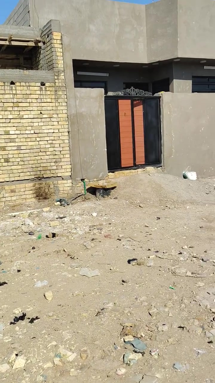 سلام عليكم بيت للبيع المساحه 140مربع العنون الحميديه شارع سيد عود بيت جاهز بنا جديد باقي تفاصيل خاص سعر مناسب 55بي مجال قليل ***********
