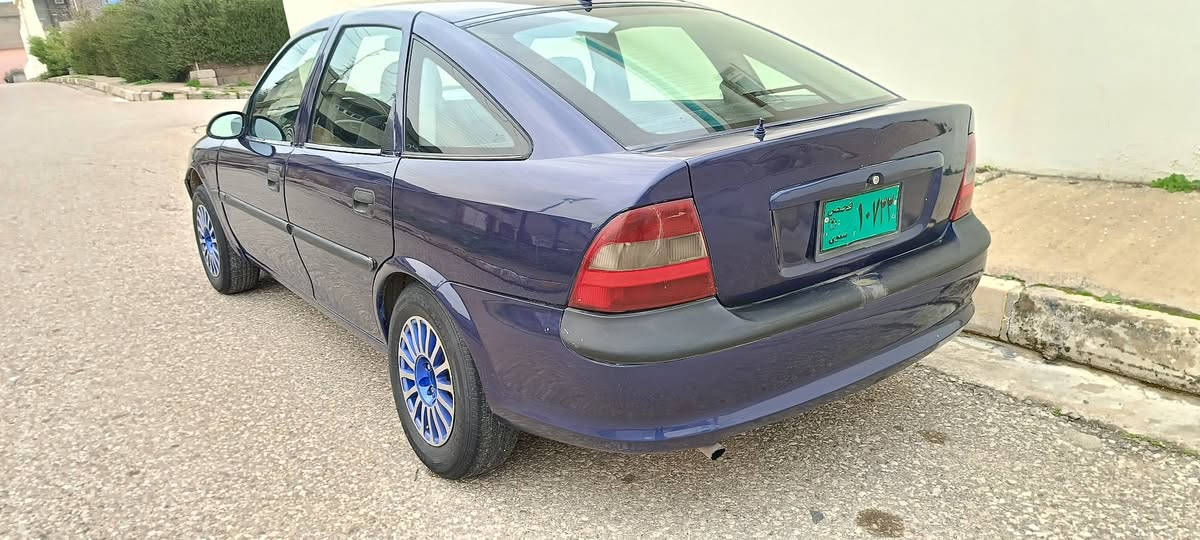 بۆ فرۆشتن ئوپل ڤیکترا
مۆدێل 97 سەنەوی سپی وپاکانەی هەولێر بوی کراوە
مکینە 16 .... سەیارە بو جوانی بویاغ کراوە بێ لێدان..
سعری 22 ورقە ومجال تێدایه 
شوێن قەزای بەردەڕەش 
***********
