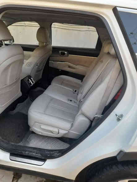 سورنتو خليجي موديل ٢١ مكفوله من الصبغ والضربه ماشيه   ٦٤ الف كم السياره فوول واحد  على واحد كل المواصفات مع بصمتيين تشغيل سعرها ٣٠ الف دولار  وبيها مجال باسمي رقم المبايل ***********
