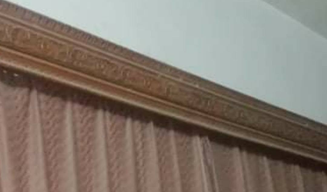 مكلف بنشر بوفية معرض وميز تواليت وسجج بردة عدد 3 بغداد الطالبية التواصل مع الموبايل ***********
