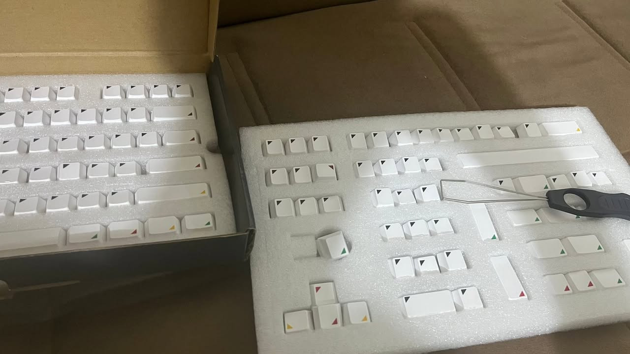 كيكاب البع
Keycap Set 
For mechanicall keyboard


**إذا كنت صاحب هذا الإعلان وتريد حذفه لأي سبب، رجاءا أرسل رسالة إلى الدعم الفني**