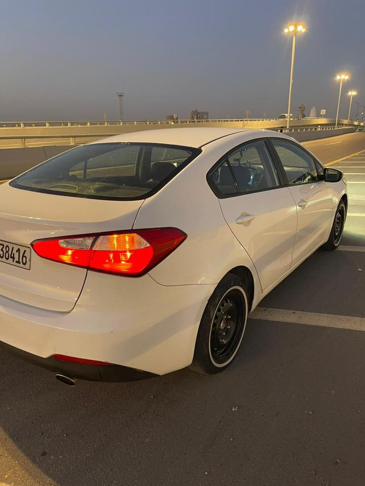 سيراتو 2014خليجية 
سيارة بدون فتحة 
مكينة 1600دوش 
مكان بغداد 
سونار موجود بالصور

‭0775 789 7862‬
