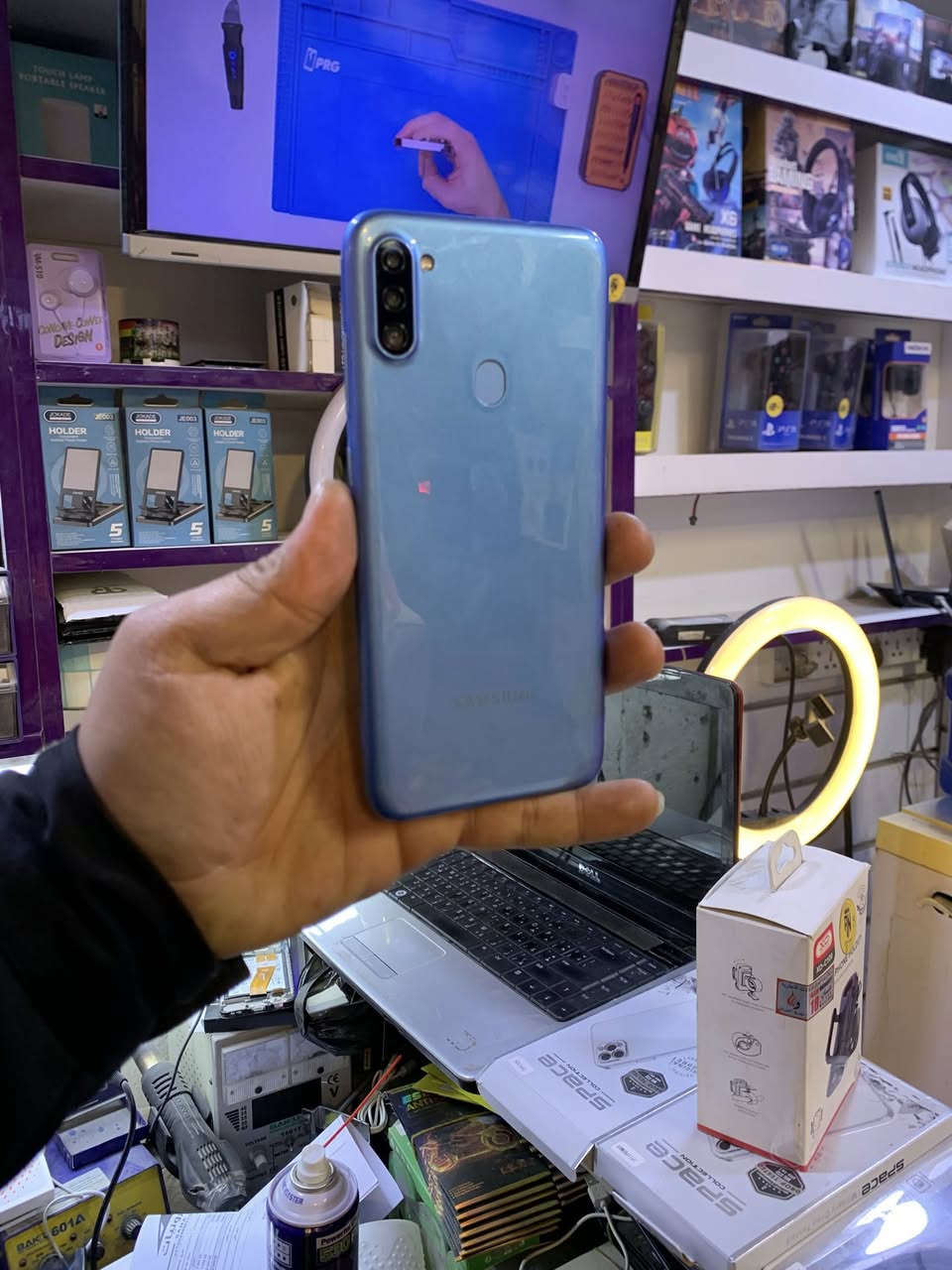 السلام عليكم
سامسونك A11

ذاكره 32 

نضافه ميه بلميه مثل ماموضح كدامكم 

ضمان يوم كامل 

السعر 65 الف 

مع هديه كيبل شحن 

العنوان النجف حي العسكري كبل مقابيل مجمع جوهرة العرب 

مركز اندرويد للموبايل 

واتساب ***********

يوجد صيانة فورية وبسعار مناسبة
