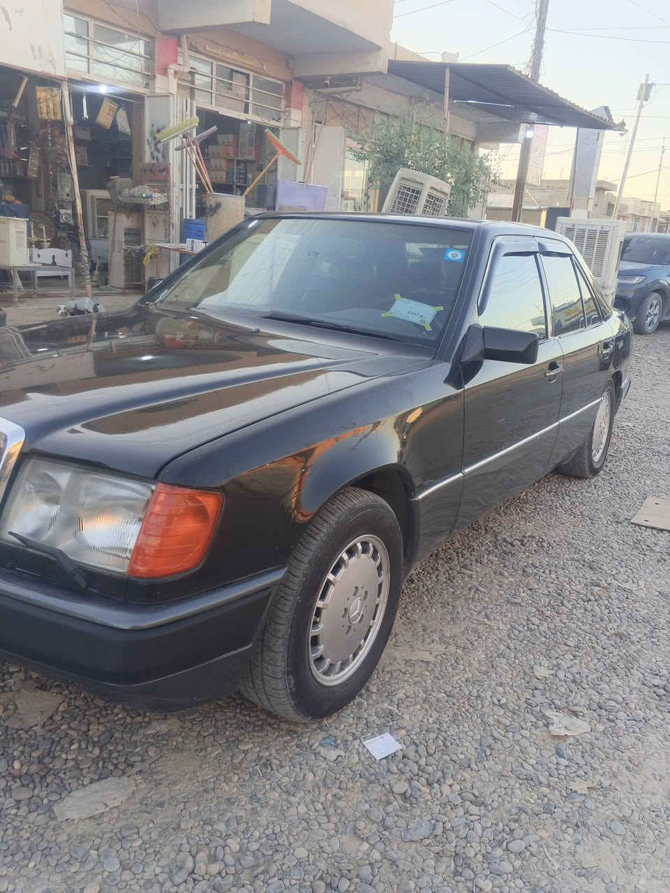 سياره للبيع مارسدس 300 فول اوتماتيك موديل 88 سعره 65وبيه مجال مكان سياره سامراء اتصال ع***********
