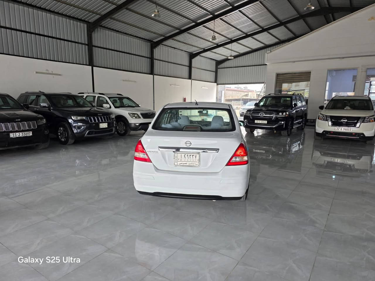 سلام عليكم 
للبيع فقط 
نيسان فيرسا 2009 وارد امريكي
بيها صبغ بالبنيد وشويه بنهايه الجاملغ الايسر من جهت الباب  
السياره جاهزه من كلشي 
كير شرط 
محرك شرط 
حداديه كامله جديد 
تخم تاير جديد 
تدفئه 
تبريد ثلج 
شاشه +كامره
مري كهرباء 
ماشيه 134 الف 
السياره بلاديه مناقصها اي شي 
سنويه باسمي تريد تحويل تريد وكاله 
السعر 79 وبيها مجال قليل للشراي

للاستفسار / ***********
