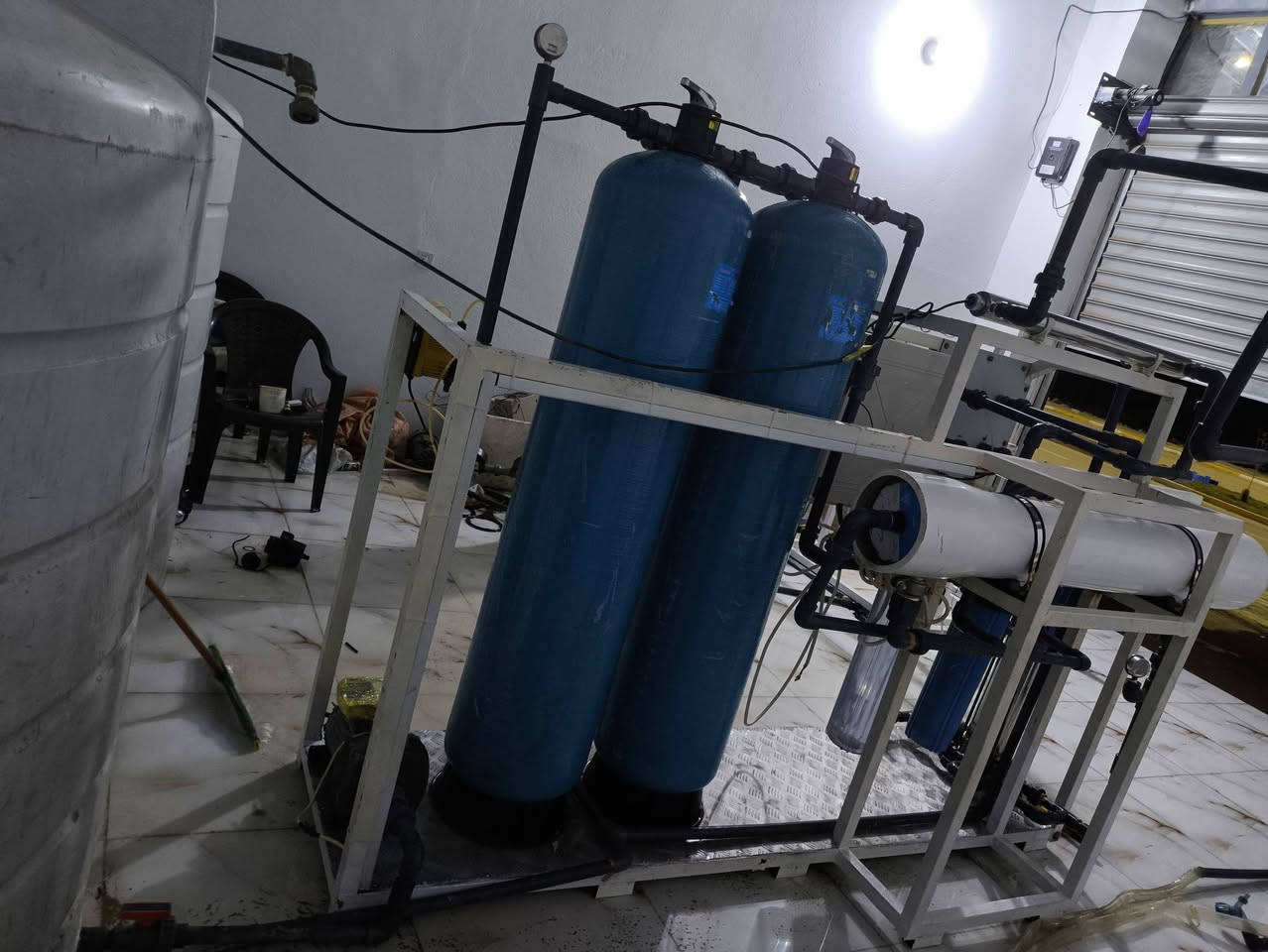 السلام عليكم 
منظومه ماء آرو 
مع كامل ملحقاتها 
مشتغله شي قليل 
فول نظافه فول اوتماتيك 
مضخات ايطالي 
منبرين املاح 40 بدون غسل 
تانكيات الوطنيه 
2000 لتر 
1500لتر 
السعر مناسب جدا 
***********
