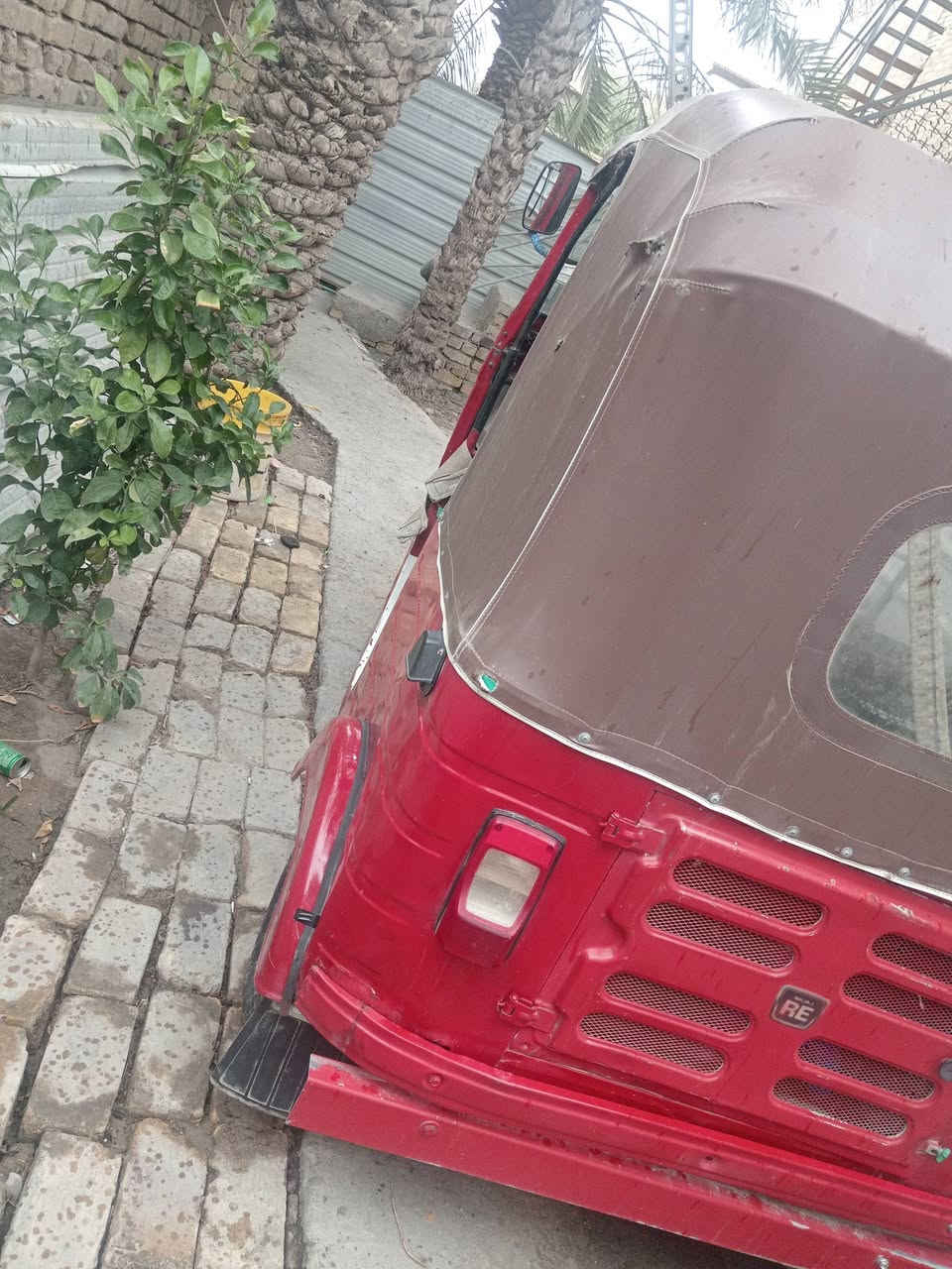 تكتك مديل 20 رقم للبيع مفتوحه مبدل بستم وبيها ضربه معمره مكفوله من الخياس مكان ميسان اتصل *********** سعر ٦ وربع وبيها مجال
