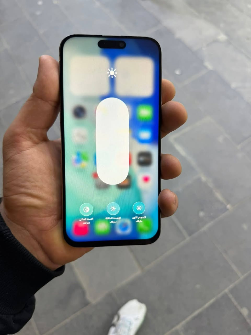 ايفون 15 برو ماكس
دبل سيم 
ذاكرة 256 
بطاريه 100
نموذج m
مشحون 69مره 
الجهاز رولمان السعر 200عرض اخر قطعه يمي بلعافيه على الي يخذه رقم الهاتف ***********
