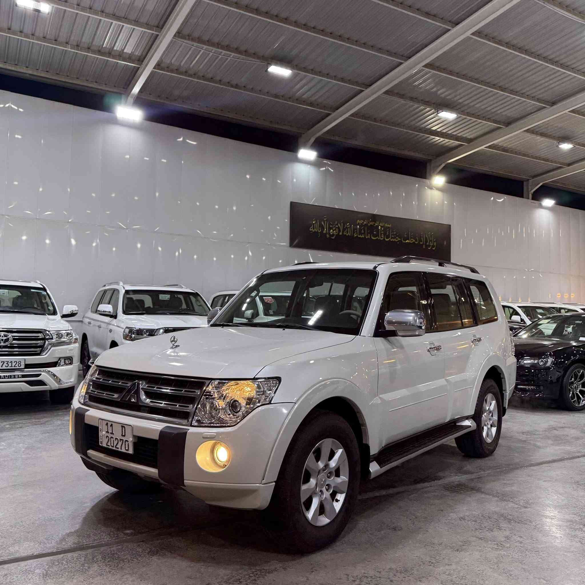 السلام عليكم
ميتسيوبوشي باجيرو  2011 

مكفولة كفالة عامة 

عدا بارد بكد شبر 

السيارة ماشية 128 الف كم 

فول مواصفات 

محرك 3500cc 

هزة سنوية كلهة جديد 

السعر 16,200$  بيهة مجال بسيط 

مكان السيارة بغداد 

للتواصل على الرقم 

***********
