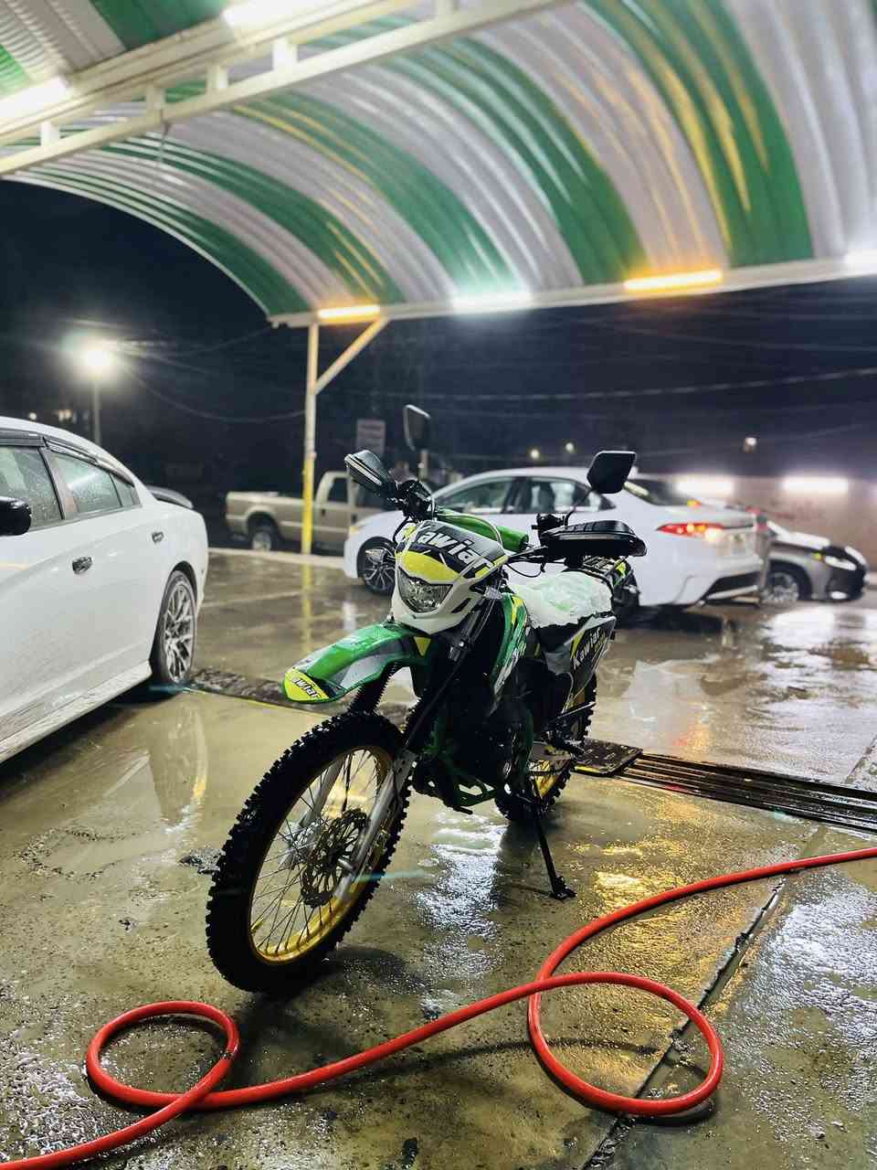 موديل:25
الدراجه صارلها 15 يوم من نازله للشارع 

الدراجه بحالة الوكالة مناقصها برغي 

ترايك وين مايعجبك 

السعر 1400 بي مجال حگ جيتك 

مكان الدراجه: سامره  

للأستفسار: ***********
