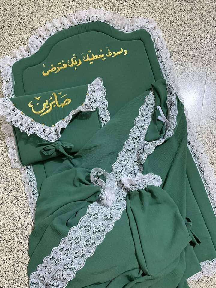 خياطي حسب الطلب ❤️ 
سيت صلاة فاخر… هدية عيد الأم الأجمل 💖
🌙 إذا تحتارين شتجيبين لعيد الأم… اختاري هدية تفتح باب الدعاء إلك.
سيت صلاة بتفاصيل ناعمة تفرح قلبها 🤍


**إذا كنت صاحب هذا الإعلان وتريد حذفه لأي سبب، رجاءا أرسل رسالة إلى الدعم الفني**