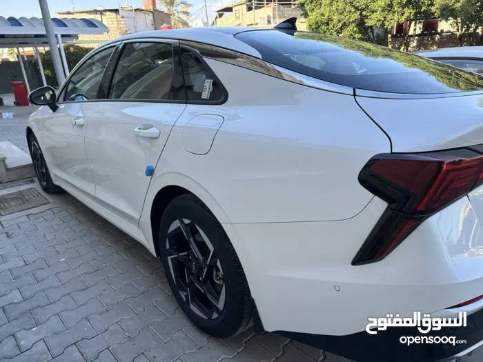 كيا K5 موديل 2024 – فئة VIP (مواصفات خاصة)
أعلى فئة – استيراد خليجي 1/1

الحالة:

• ماشية: 45,000 كم

• كلين خليجي

• شخوط خفيفة بالدعامية الأمامية فقط

المحرك:

• 2500 سي سي

المواصفات الخارجية:

• السيارة بالكامل بيانو بلاك

• سقف بانوراما

• فتح الصندوق عند الاقتراب

• صندوق كهربائي (شفط)

الداخلية:

• جلد مشمشي مع صاج رصاصي

• إنارة داخلية محيطية متعددة الألوان مع أوضاع القيادة

• إنارة ترحيب عند الاقتراب وعند إطفاء السيارة

• إنارة داخل يدات الأبواب

أنظمة السلامة والمساعدة:

• 5 كاميرات

• رادارات أمامية، خلفية، جانبية

• حساسات أمامية وخلفية

• تحذير النقطة العمياء

• تحذير عند اقتراب سيارة مع تشغيل الإشارة

• تحذير تصادم عند فتح الأبواب

• توقف ذاتي (Auto Hold)

• مراية وسطية تعتيم أوتوماتيك

الراحة والتكنولوجيا:

• تشغيل وإطفاء عن بُعد

• فتح وغلق الجام عن بُعد

• كشنات حار / بارد

• مقاعد بخزن كهرباء

ومواصفات أخرى هواي غير مذكورة

السعر: 245 قابل

الموقع: البصرة

للاستفسار الاتصال ***********
