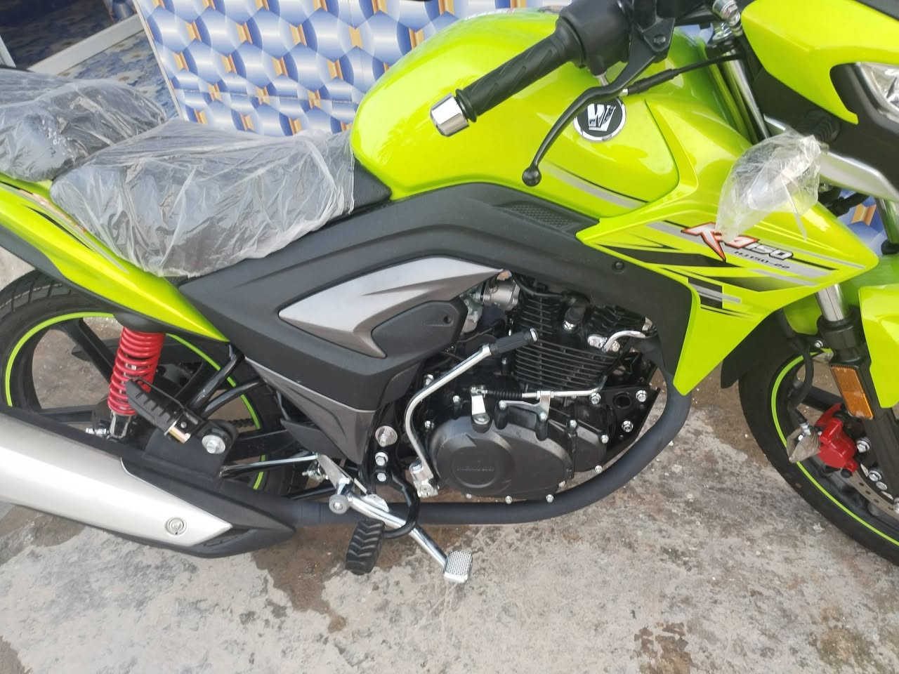 هوجي موديل 2023 صار 17 يوم من مشدود مكمرك كامل البيع السعر 17 وبي مجال شراي يتصل مكاني رمادي ***********
