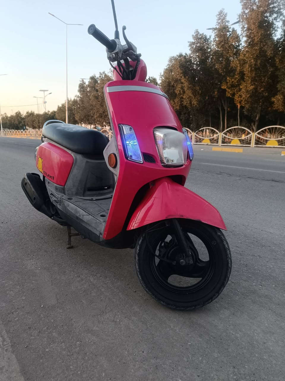 ماكس بوليس مسطره للبيع
مزوده كلچات رياضي WF
شوته 4 ولف
منظومه زنون بلاديه 
موديل 2013 
نازله من الرمبه صارلها شهر 
العنوان / البصرة / الدير 
السعر واحد و ميه وبيها مجال 
***********
