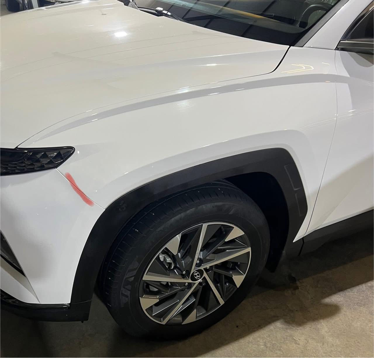 سلام عليكم 
توكسان 2024خليجي
رقم بغداد باسمي 
ماشية35 الف
فول الفول 
مكينه 2000
مكفوله كفاله عامه عدى شويه بارد بل جاملغ الامامي مال سايق فقط اقل من 3سم 
مكانها بغداد السعر 225 وبيها مجال بسيط 
للاستفسار ***********
