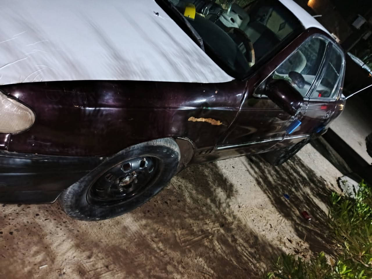 السلام عليكم الانتره دمعه موديل ٩٣ رقم صلاح الدين نكليزي كهربائيات كلها شغاله اربع جوم يصعدن وينزلن مسجل شاشه اربع سماعات تبريد ويا السويج محرك كير شرط بيها نواقص قليله السعر ٣٠ مراوس حسب القناعه الرقم، ***********
