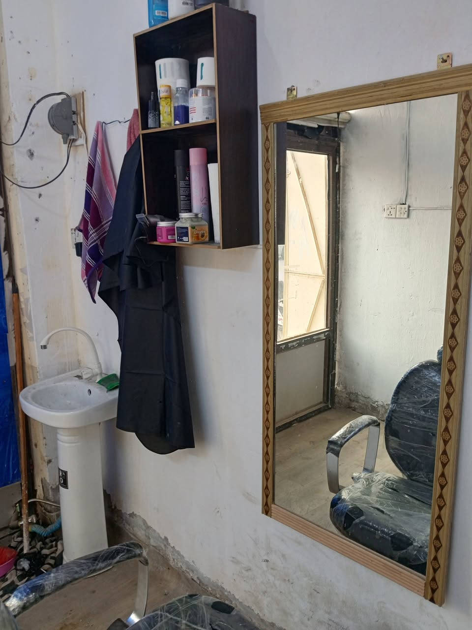 غراض حلاقه مستخدمه سبوعين
للبيع 
عنوان ..بهرز 
‏‪***********‬‏
