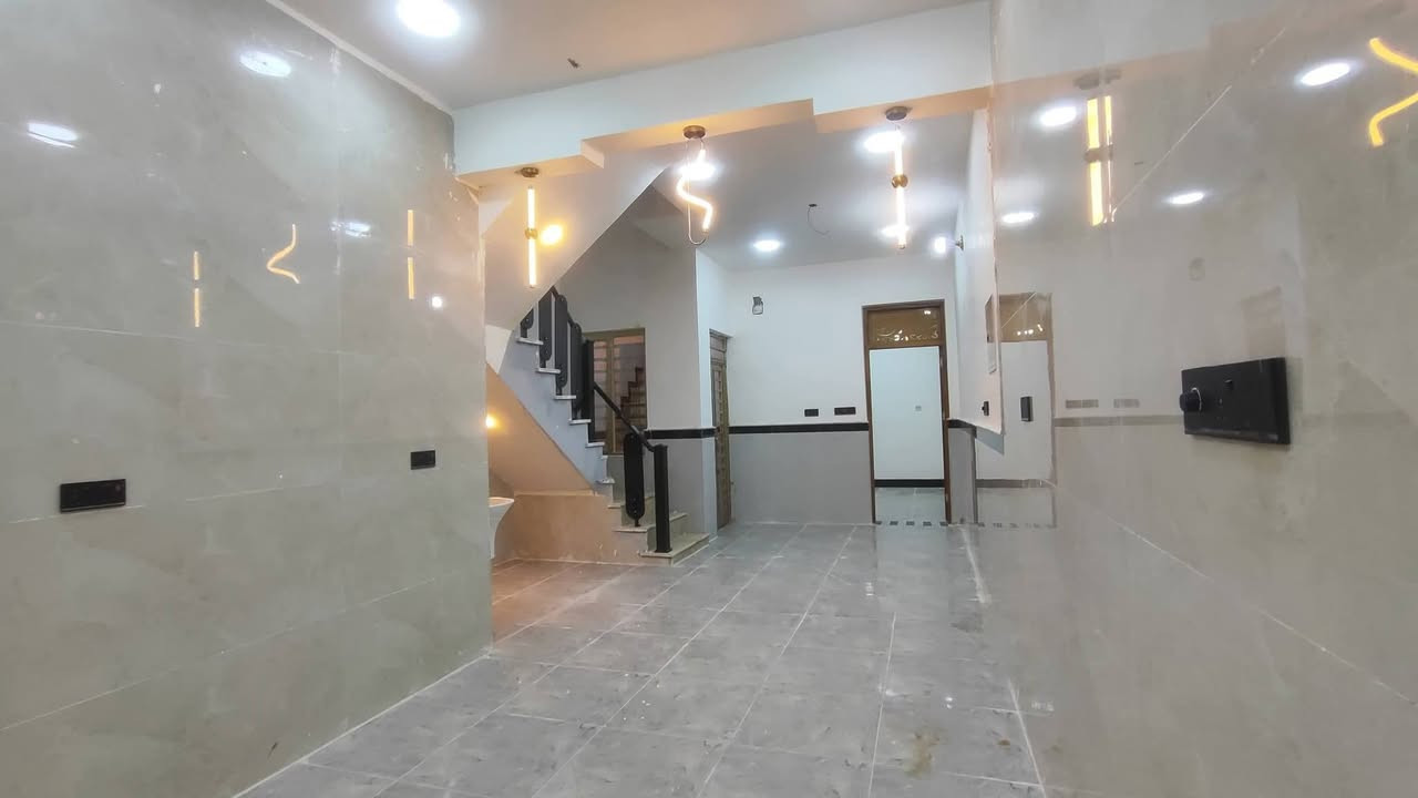 دارين صفه ١٠٠م حي العرضات الاولى قرب شؤون المرءه طابق واحد ***********
