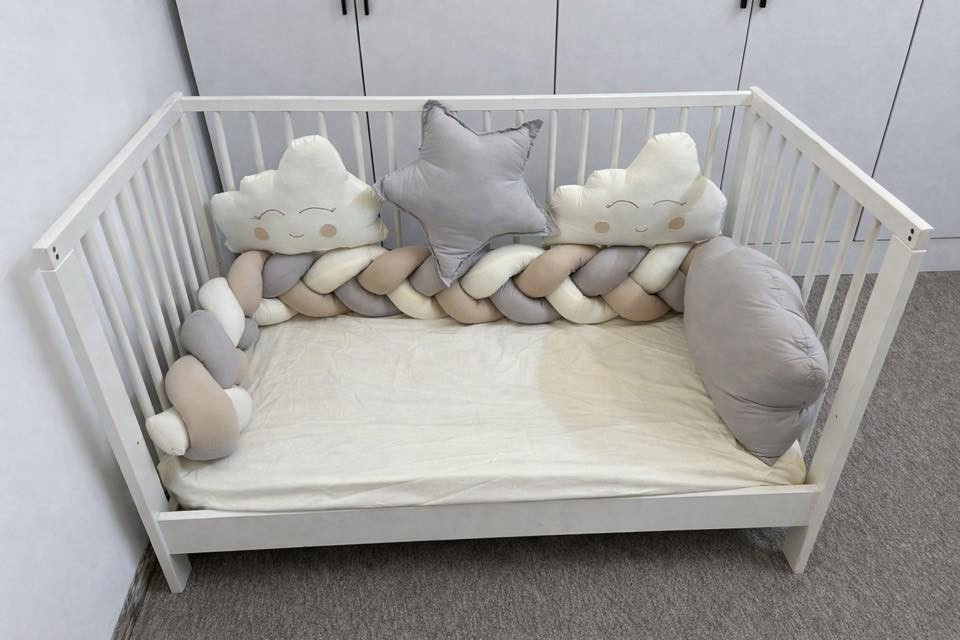 بۆ فرۆشتن سیسەمی منداڵانی ئیکیا   زۆر کەم بەکار هاتووە و نوێیە  دۆشەگی خۆشی لەگەڵە بەرزدەکرێت بۆ تەنیشت سیسەم لاکەی تریشی لەگەڵە  ، ٢٢٠ هەزارم پێداوە دەیفرۆشمەوە بە ١٣٠ هەزار  و معامەلەکی کەم،
سێتەکەی ناوێشی دەفرۆشم ئەوەی ویستی ٥٥ هەزار زۆر پاکە و کەم بەکار هاتووە لێفیشی لەگەڵە . 
شوێن/ ڕانیە
***********
