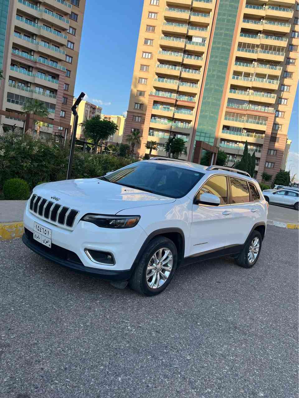 جيب شيروكي ٢٠١٩
Korek ( whatsapp ) 0750 456 30 83  
مواصفات :-
* ٤ پستن. 
* بريك به سمه .
* گيچ  ئه لكتروني.
* تحديد سرعه.
* ئه وتو  پارك.
* مكينه  ٢.٤
* لايد  ليد.
* گير توماتيك و عادي.
* دژه  خشان.
* ئه ي بي ئيس.
 
:- تێبيني : سبوخ  ئيك پارجه ( جه مه لخ ) دگه ل بوصته ك بولندي  .
:- ٧٠ مايلا  يا چوي.
 :- ئيرباگ  نه  فه بينه  و داخلي نه گرتيه .
:- سعر ١٤٠ وه ره قه و مجال .
موبايل *********** دهوك, العراق
