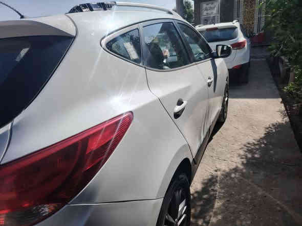 السلام عليكم توسان للبيع 2014خليجي ماشيه 119مكفوله من الضربه والتبديل بيه بارد بالبنيد اثر سقوط سقيفه وسقوط طابوكه على القماره مما أدى إلى صبغ جزء صغير من القماره تبخير ثلث القماره شرط لا الضربه ولا تبديل ولا كص والسوانار مرفق معه الصور السعر 140وبيه مجال الإتصال على الرقم التالي ***********
