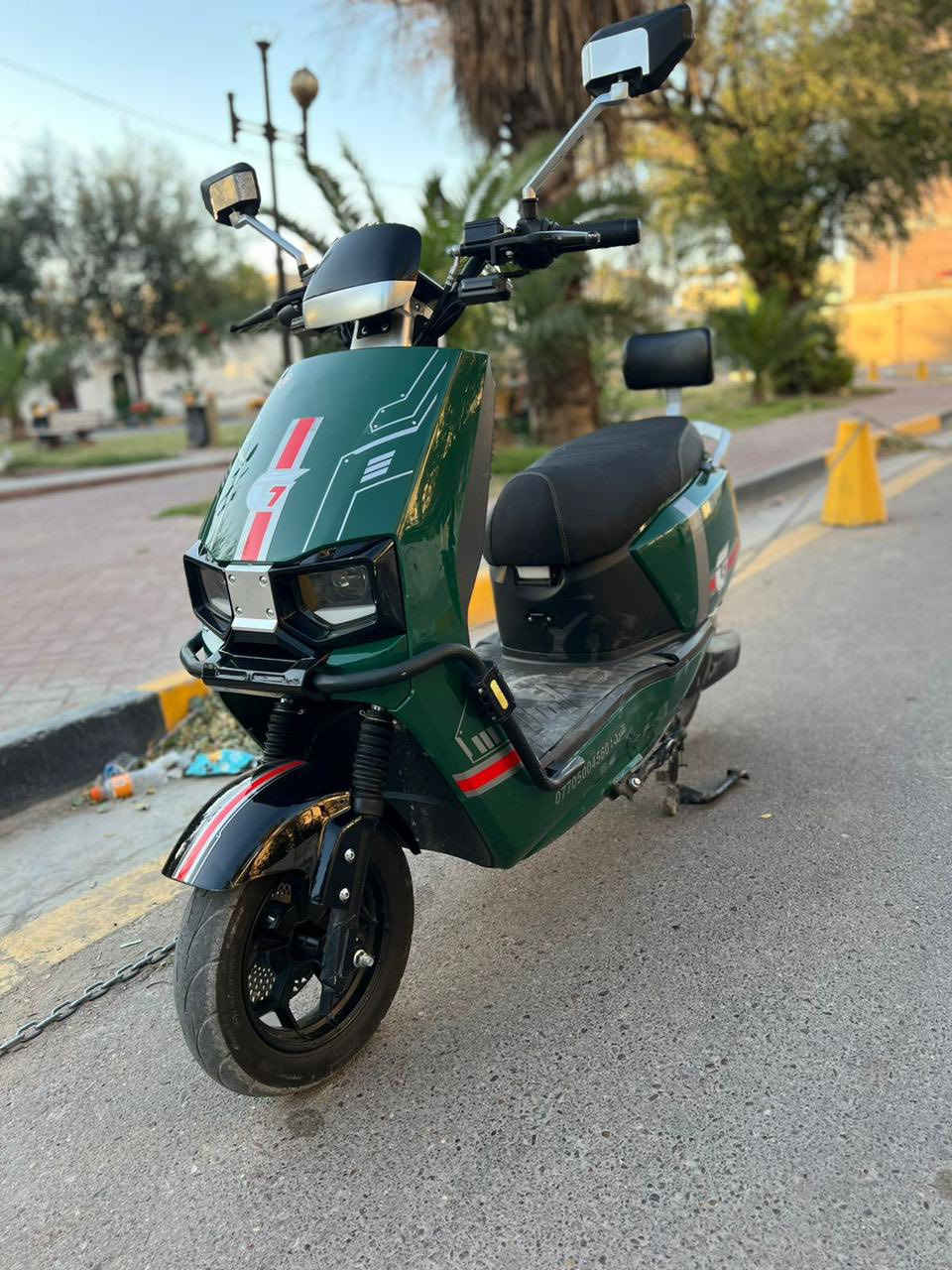 سلام عليكم شباب دراجه شحن البيع  سكنس استخدام خمست أسابيع   فقط الله شاهد  كلها كامله مكمله كل نقص وعيب مابيها امانت الله  تجي مواصفات عالميه
دراجه وصلها مال المعرض موجود 

الموديل 2026 
النوع سكنس
البطاريات 6 كبيره 
التحويلات1.2.3
السرعه 75 حقيقي  
جهاز انذار السرقه
تشغيل عن طريق كارت 
قفل ستيرن 
لونها كلش مميز 
كشن سياحي  VIb
نضام ABS
نضام USB
طارات جبلي 
بريكات دسكات دهن 
أطارت جوبلس 
لدات اماميه وخلفيه 
اسطابً لايت 
شاحنه ذات شحن سريع ويقاف ذاتي 
اشاير رباعيه 
اي استفسار اتصال 

***********

مكاني بغداد
