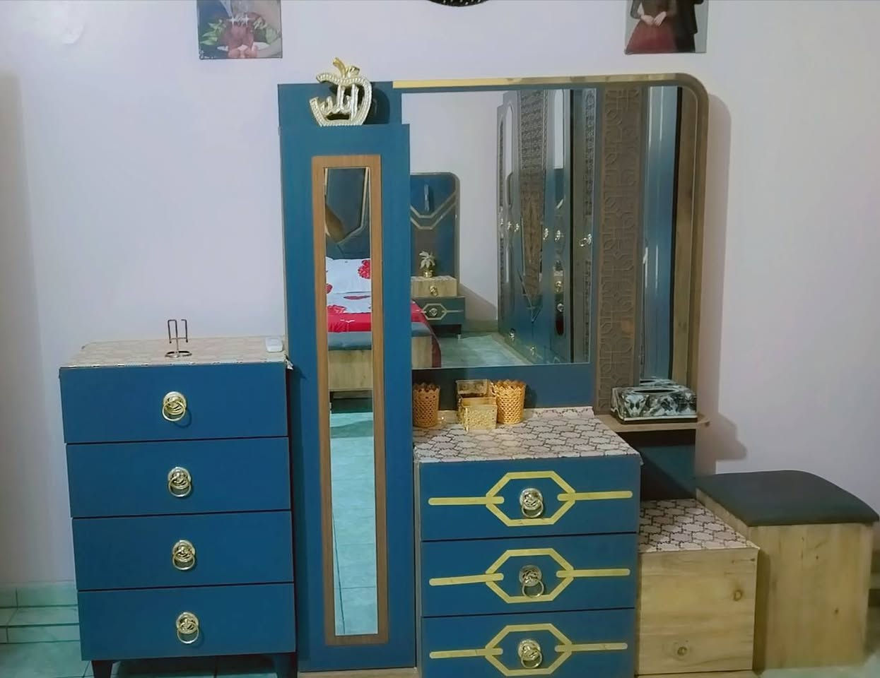 من رخصه الادمن
غرفه اخشاب تركي جديده 
مستخدمه 3 اشهر فقط للبيع
كما موضحه في الصوره 
السعر مليون وميه وبيه مجال 

فلوجه حي الرساله 

للاستفسار  ***********
