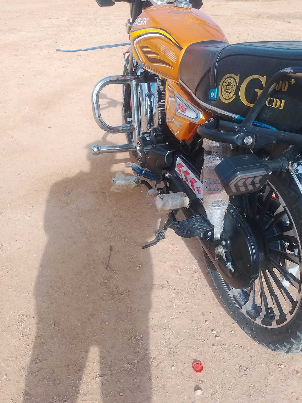 السلا عليكم دراجه للبيع موديل 25 محرك 200 شرط نظافه انظف من الصوره مكان القائم للبيع فقط***********
